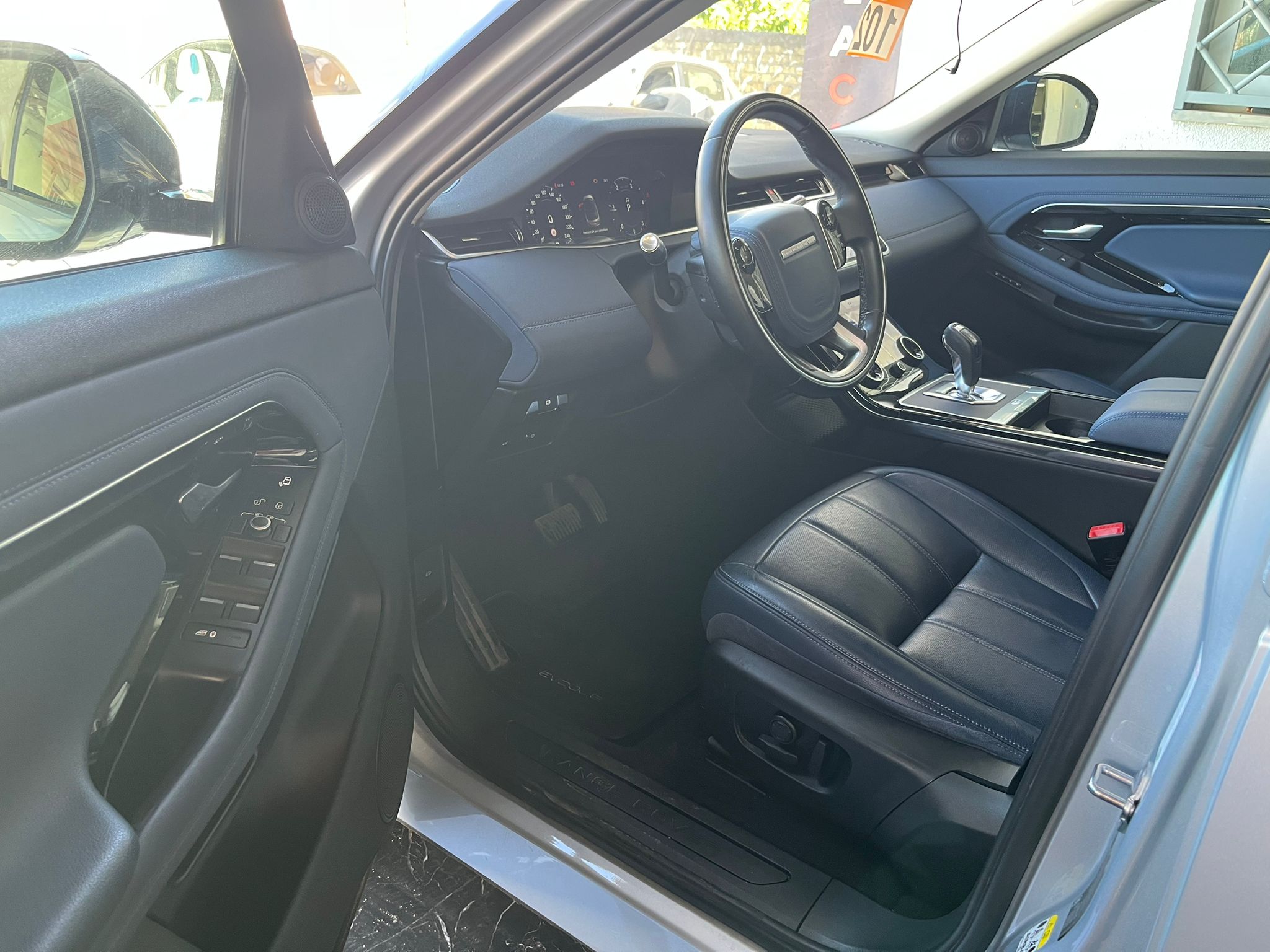 Land Rover Range Rover Evoque Range Rover Evoque 2.0D I4-L.Flw 150 CV AWD Auto R-Dynamic - Immagine 10