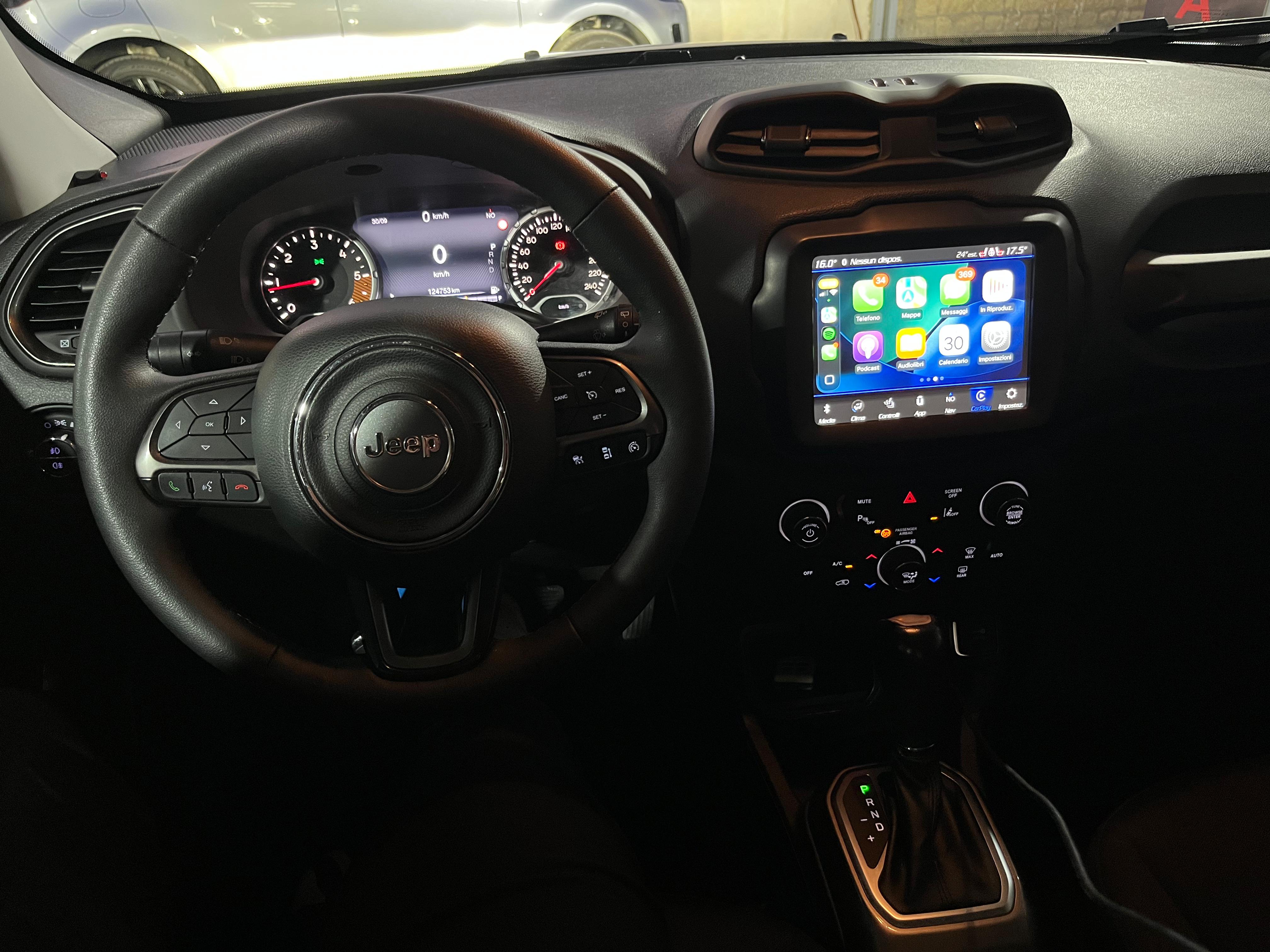 Jeep Renegade 1.6 diesel Black Line - Immagine 12