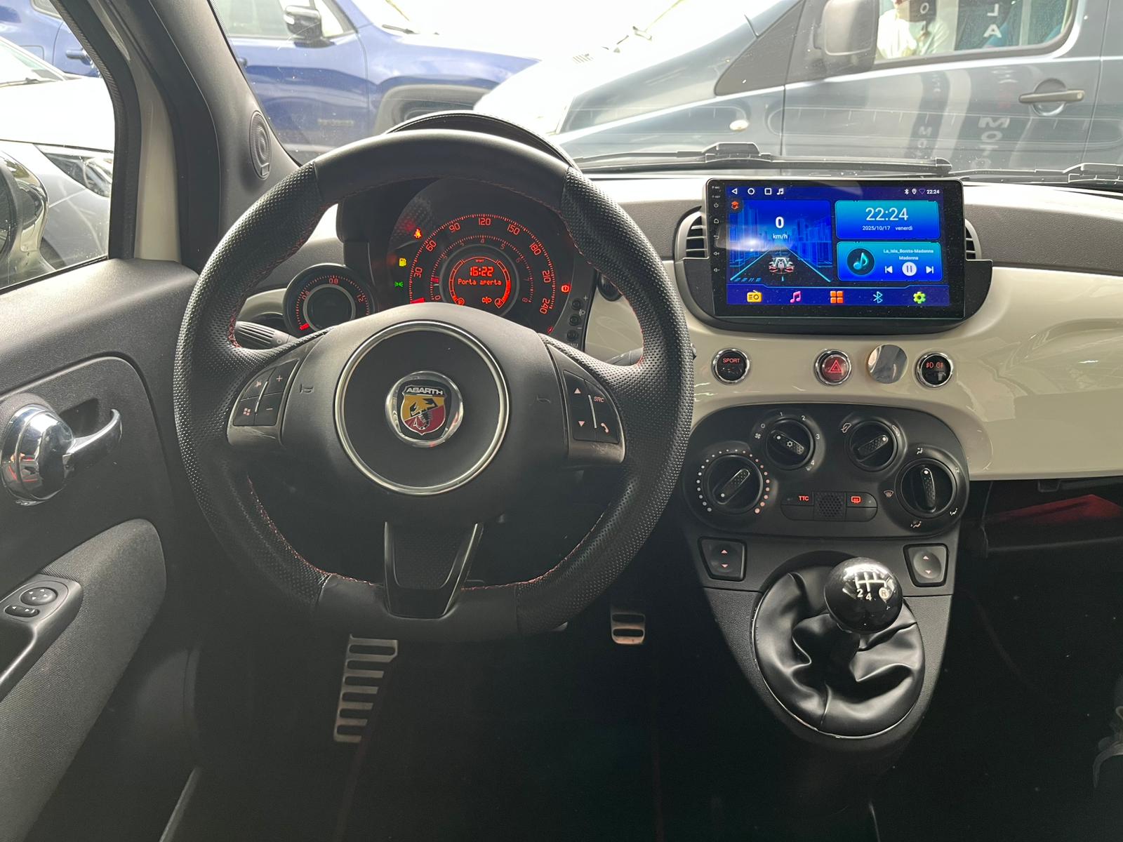 Fiat 500 Abarth 1.4 Turbo 140 CV - Immagine 16