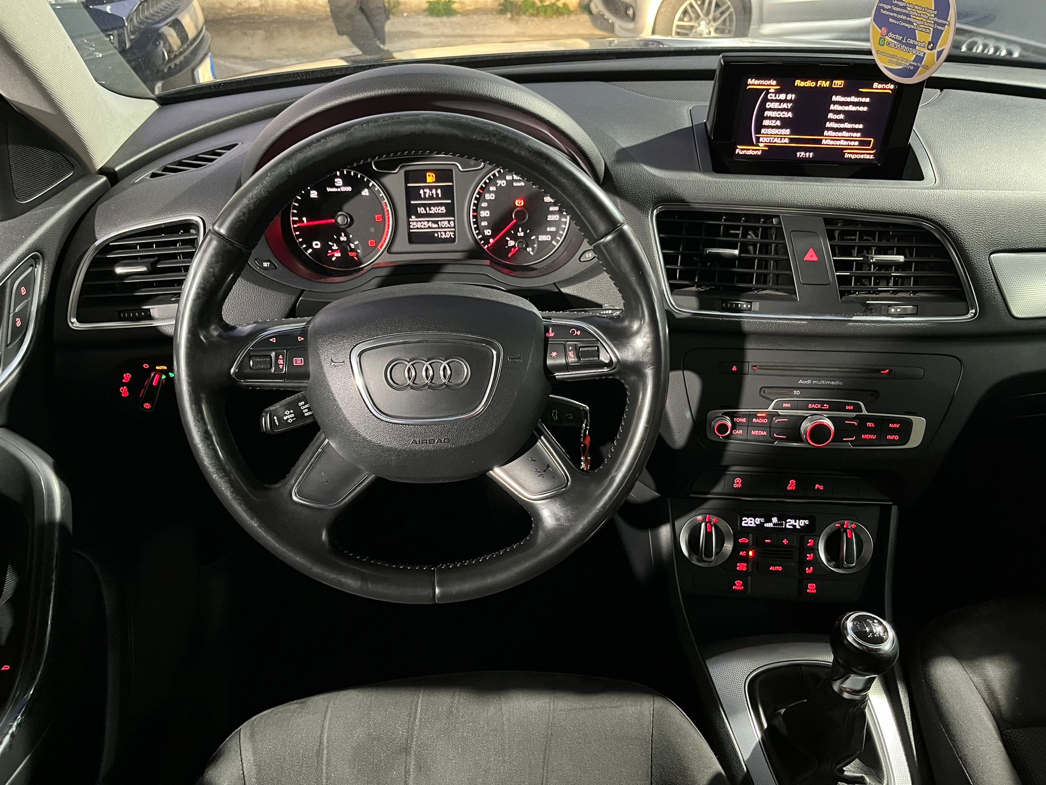Audi Q3 2.0 TDI S-Line - Immagine 13
