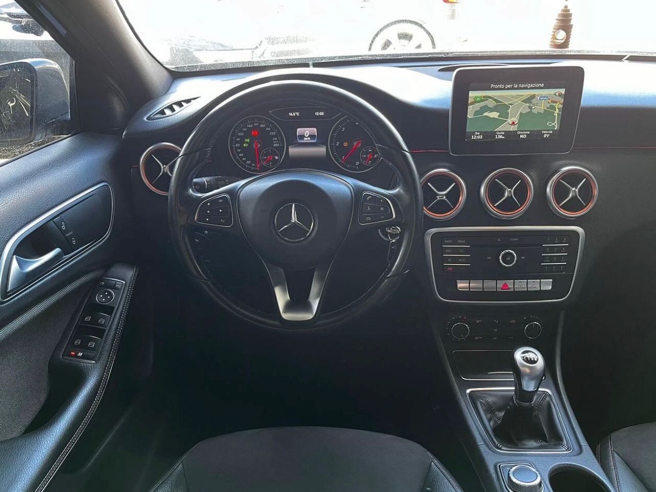 Mercedes-Benz  A 180  d Premium my16 - Immagine 6