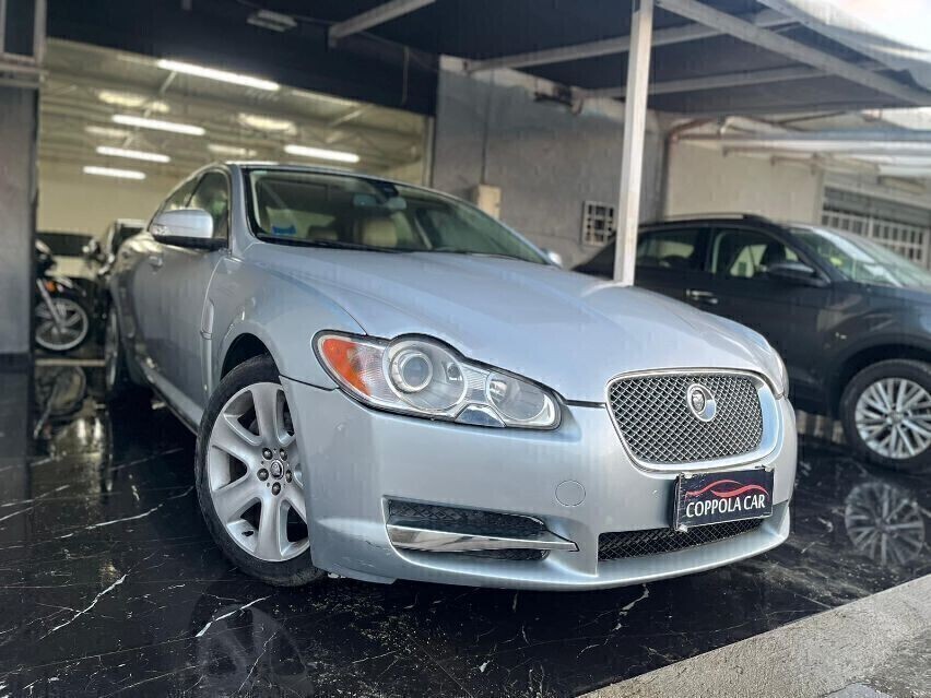 Jaguar  XF  2.7D Premium Luxury automatica - Immagine 4