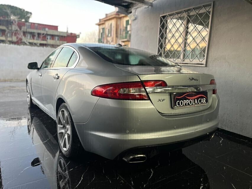 Jaguar  XF  2.7D Premium Luxury automatica - Immagine 7