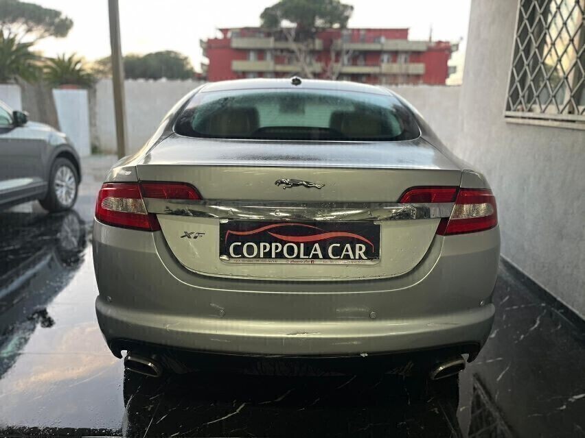 Jaguar  XF  2.7D Premium Luxury automatica - Immagine 8