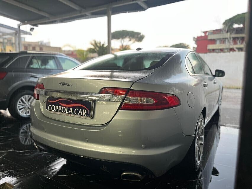Jaguar  XF  2.7D Premium Luxury automatica - Immagine 9
