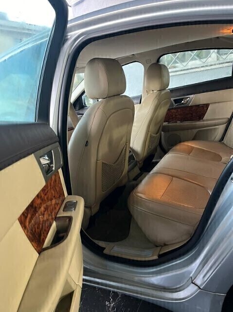 Jaguar  XF  2.7D Premium Luxury automatica - Immagine 12