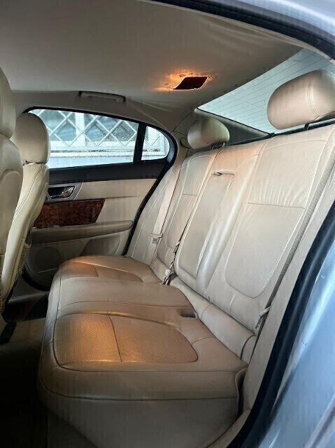 Jaguar  XF  2.7D Premium Luxury automatica - Immagine 13