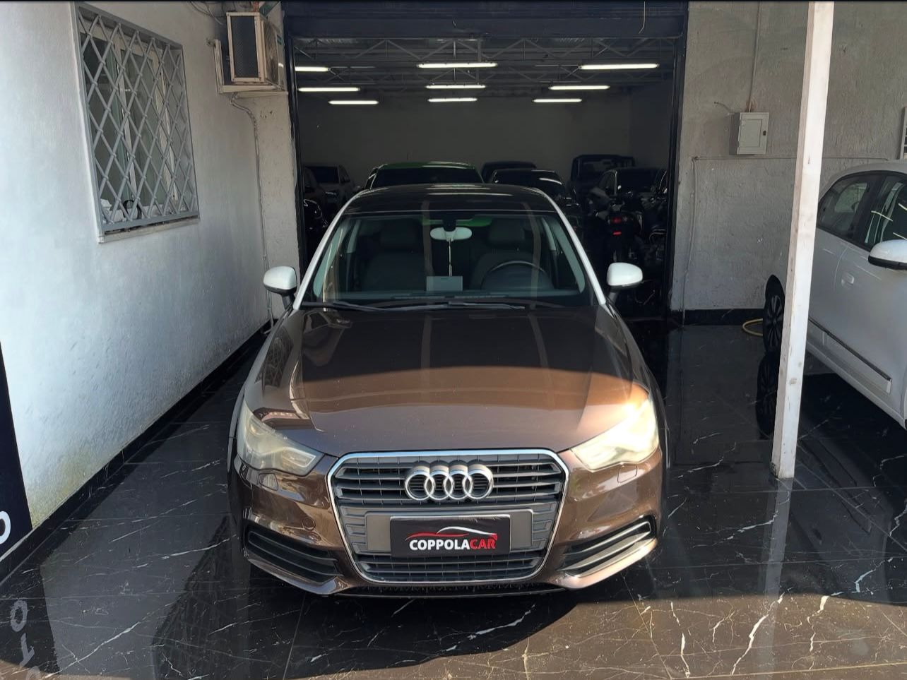 Audi a1 2012 3p 1.6 tdi Attraction c/clima 105cv - Immagine 2