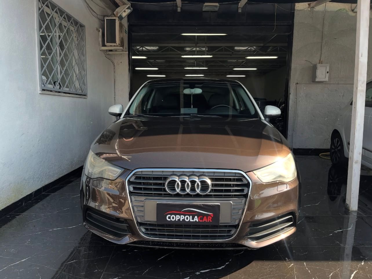 Audi a1 2012 3p 1.6 tdi Attraction c/clima 105cv - Immagine 8