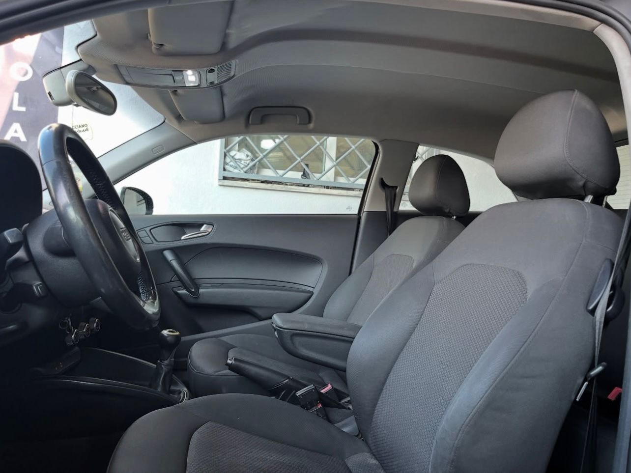 Audi a1 2012 3p 1.6 tdi Attraction c/clima 105cv - Immagine 9