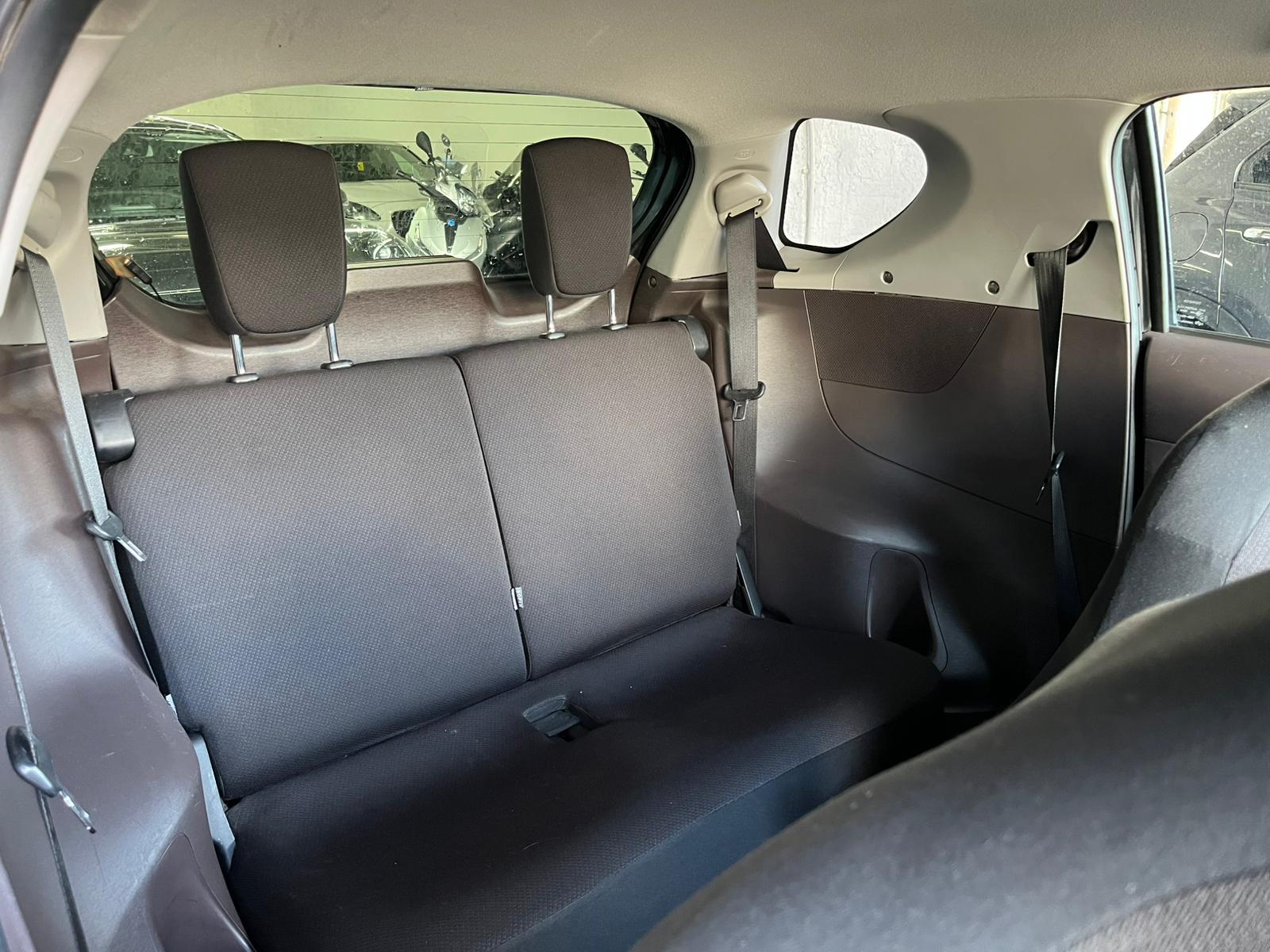 Toyota  iQ 1.0 - Immagine 12