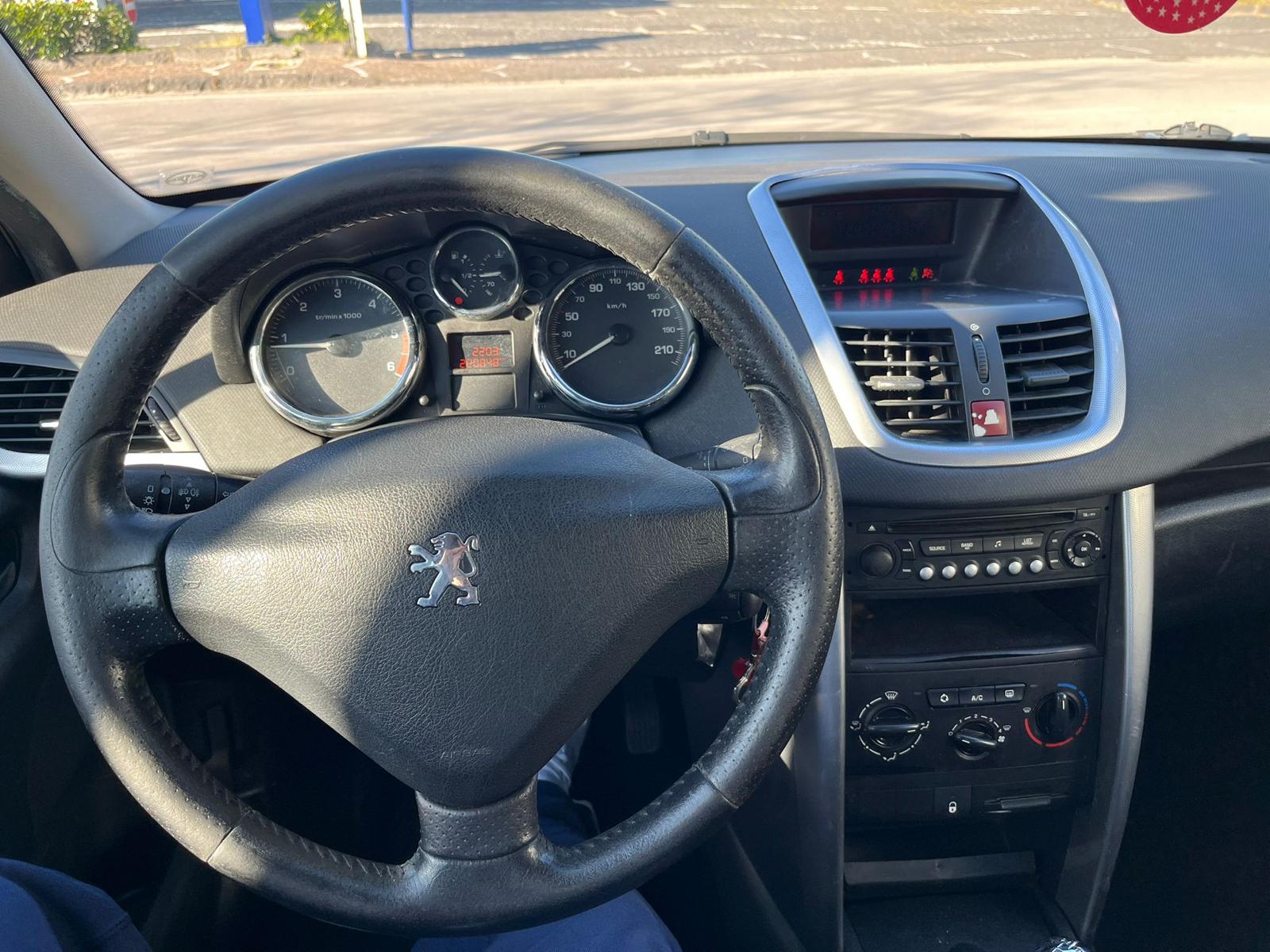 Peugeot 207 5p 1.4 Diesel - Immagine 8