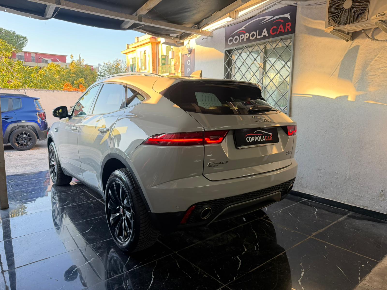 Jaguar E-Pace E-Pace 2.0D 150 CV S - Immagine 10