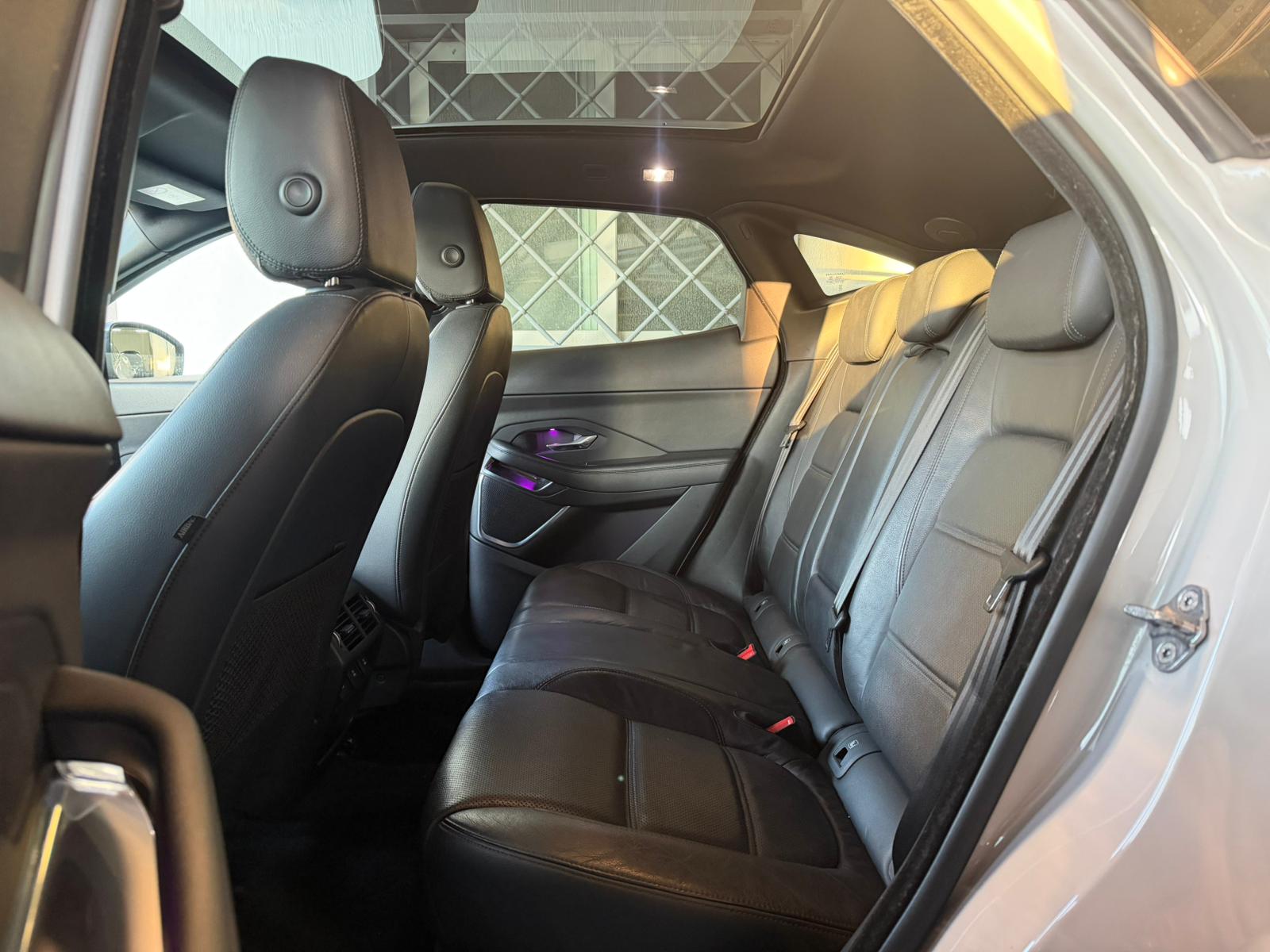 Jaguar E-Pace E-Pace 2.0D 150 CV S - Immagine 17