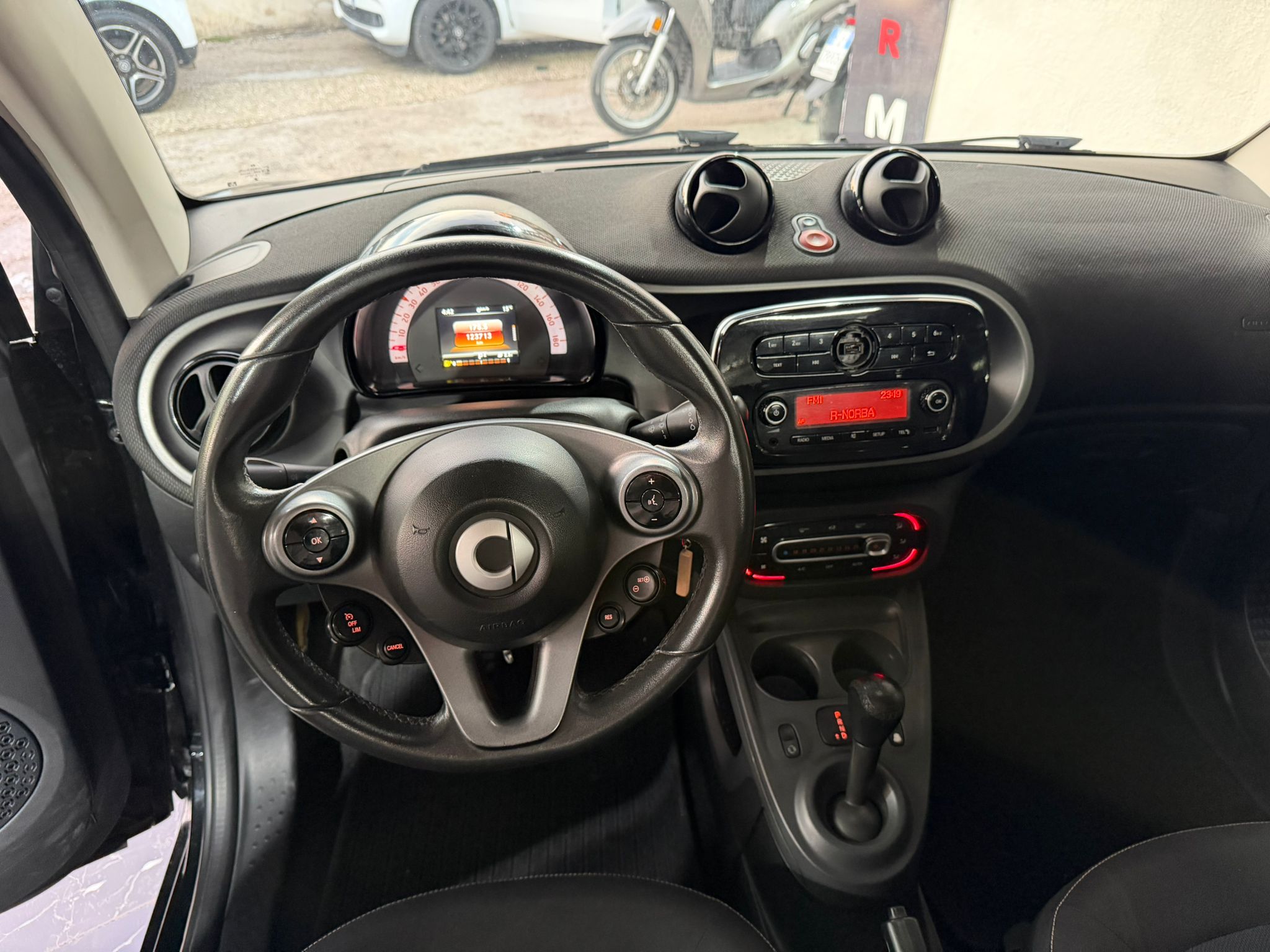 Smart ForTwo fortwo 70 1.0 twinamic cabrio Passion - Immagine 10