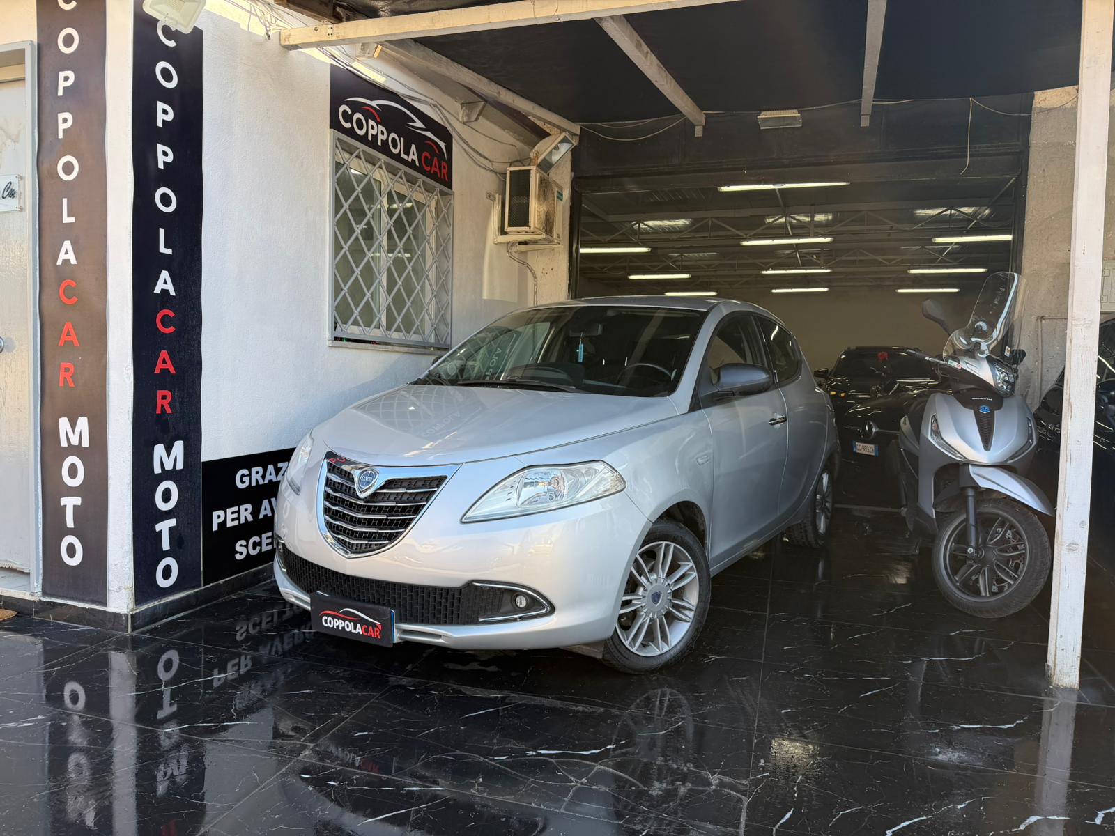 Lancia Ypsilon   1.2 Silver ecochic Gpl - Immagine 2