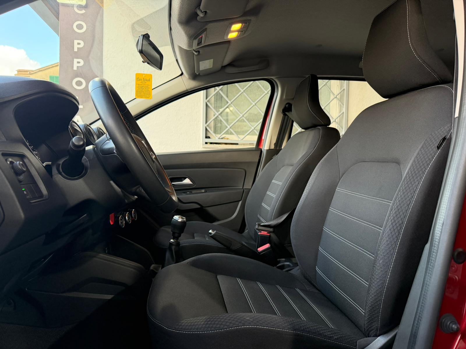 Dacia Duster 1.0 TCe GPL 4X4 Expression - Immagine 15