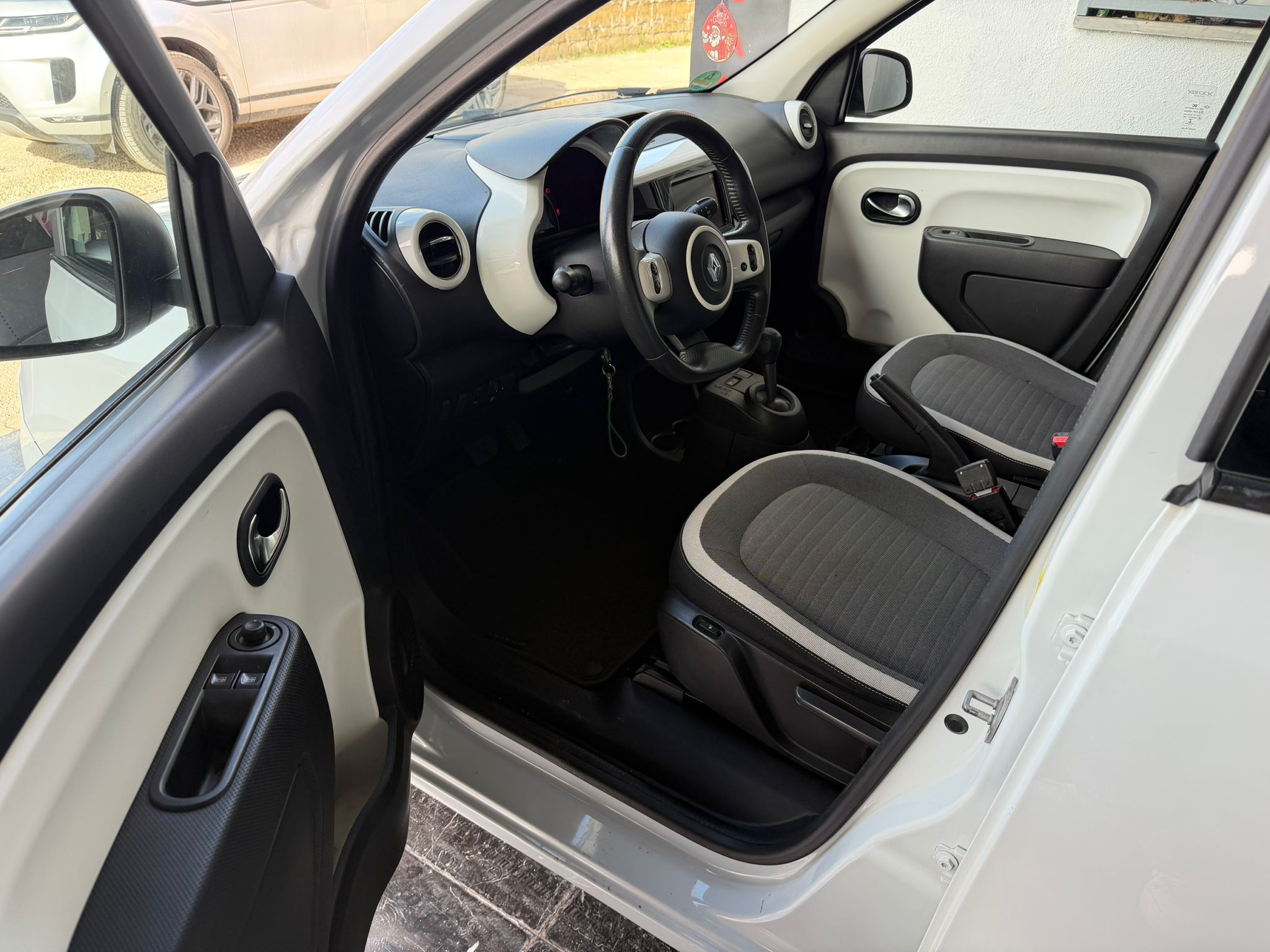 Renault Twingo  TCe 70 CV EDC Intens - Immagine 11