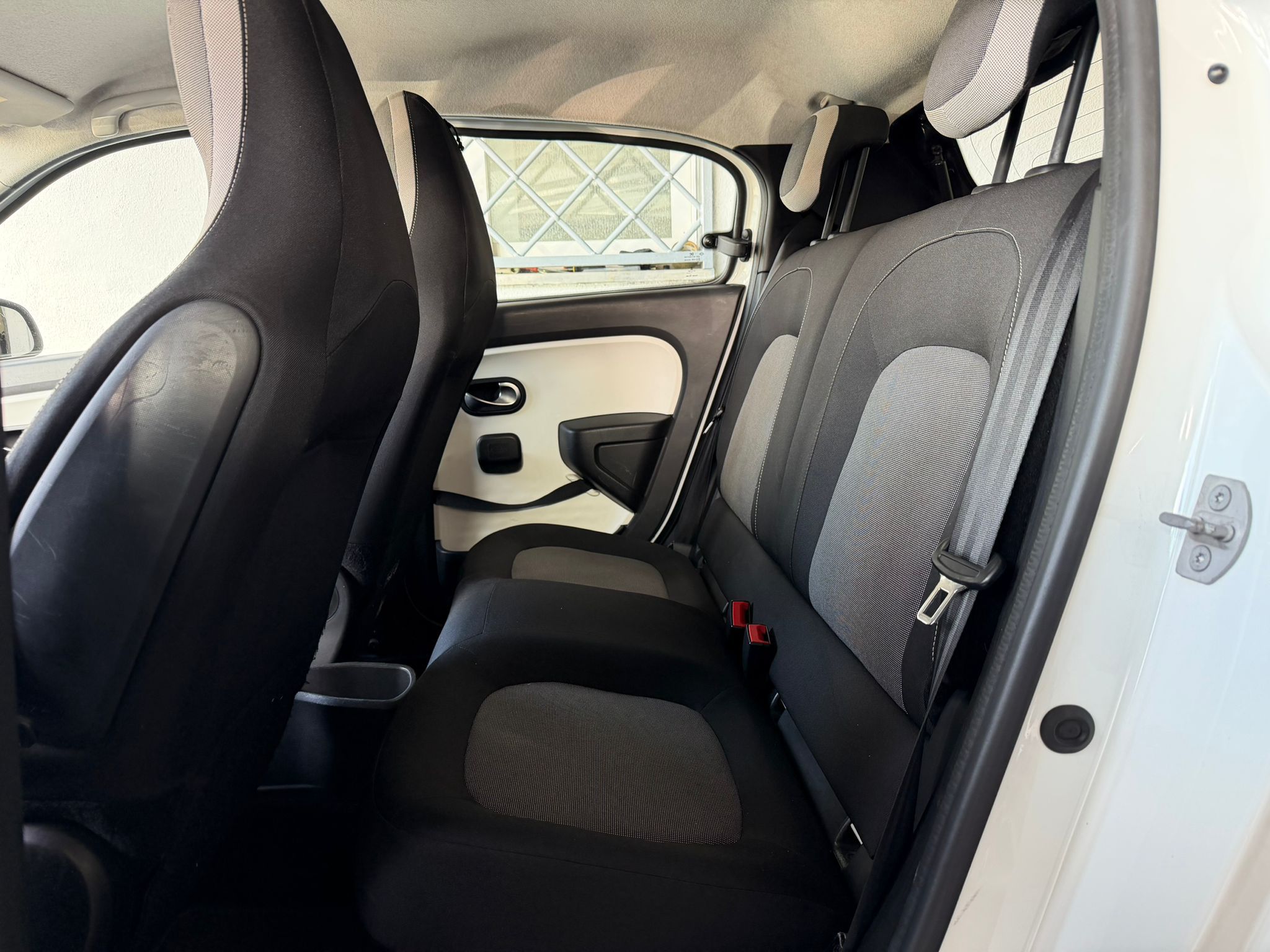 Renault Twingo  TCe 70 CV EDC Intens - Immagine 13