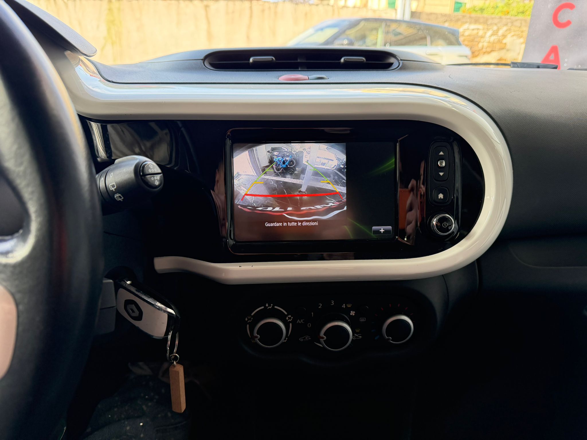 Renault Twingo  TCe 70 CV EDC Intens - Immagine 16