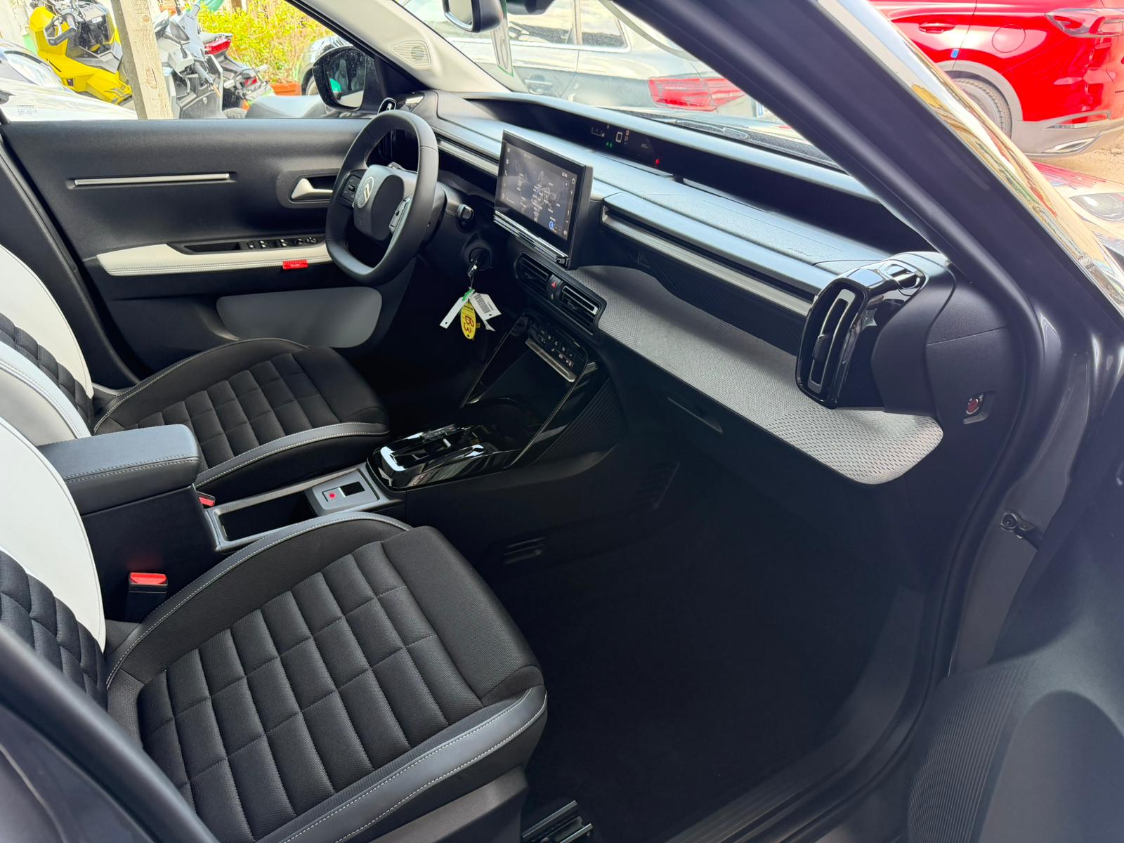 Citroën C3 1.2 Hybrid 145cv e-DCS6 Max - Immagine 17
