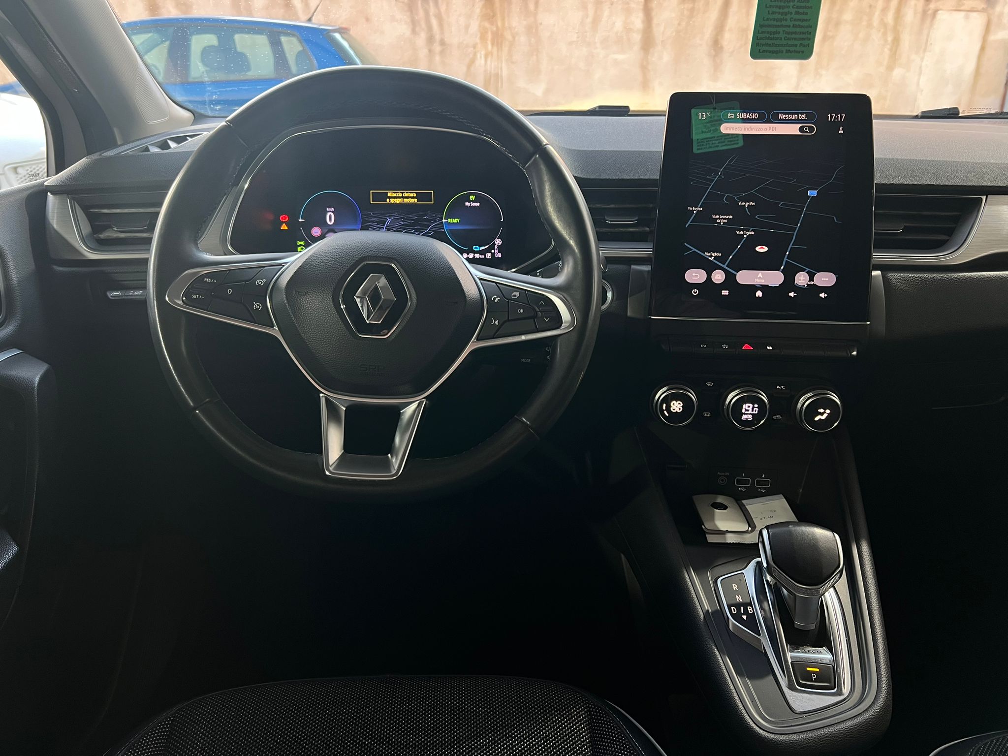 Renault  Captur Plug-In Hybrid E-Tech - Immagine 6