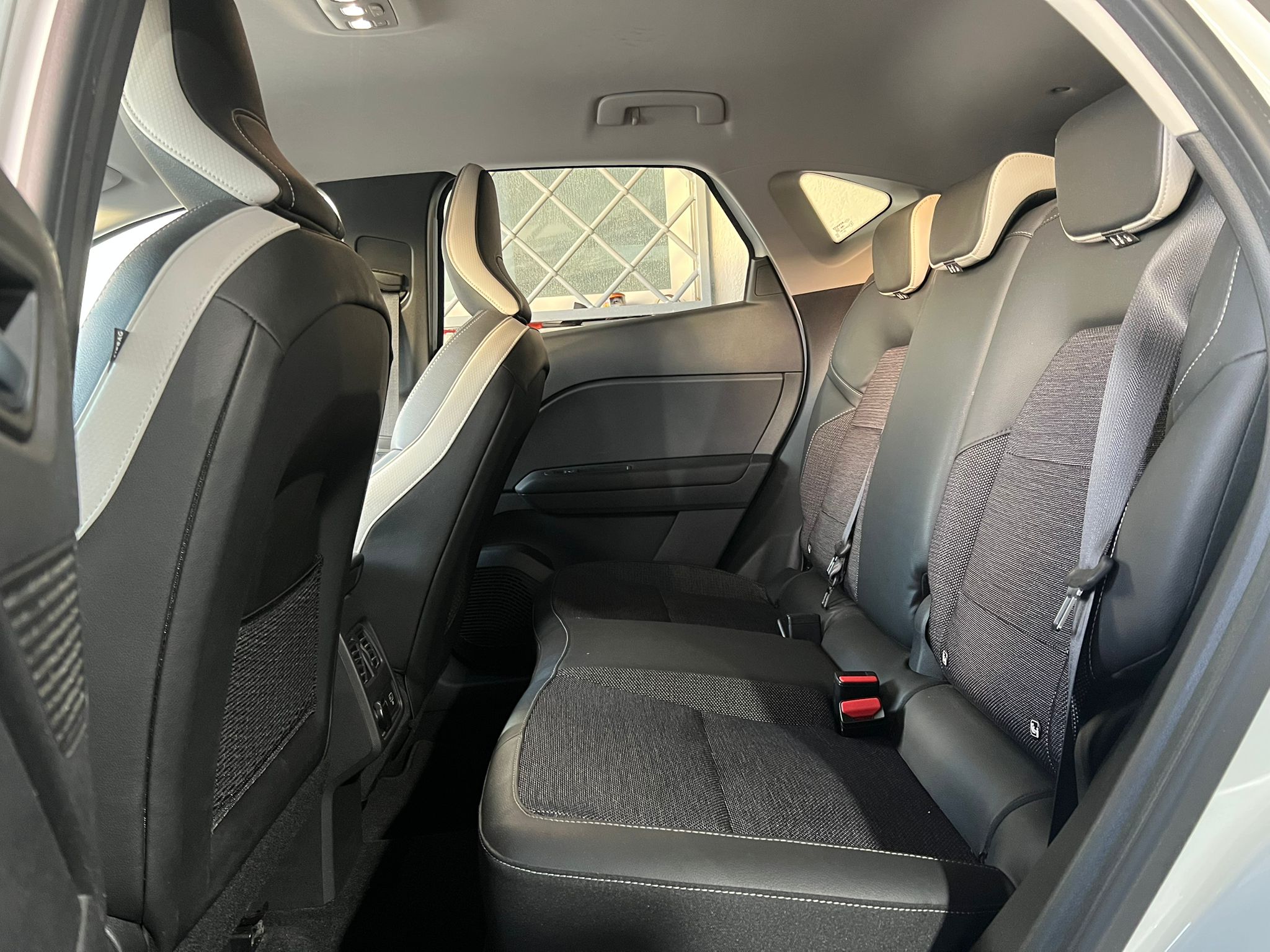 Renault  Captur Plug-In Hybrid E-Tech - Immagine 11