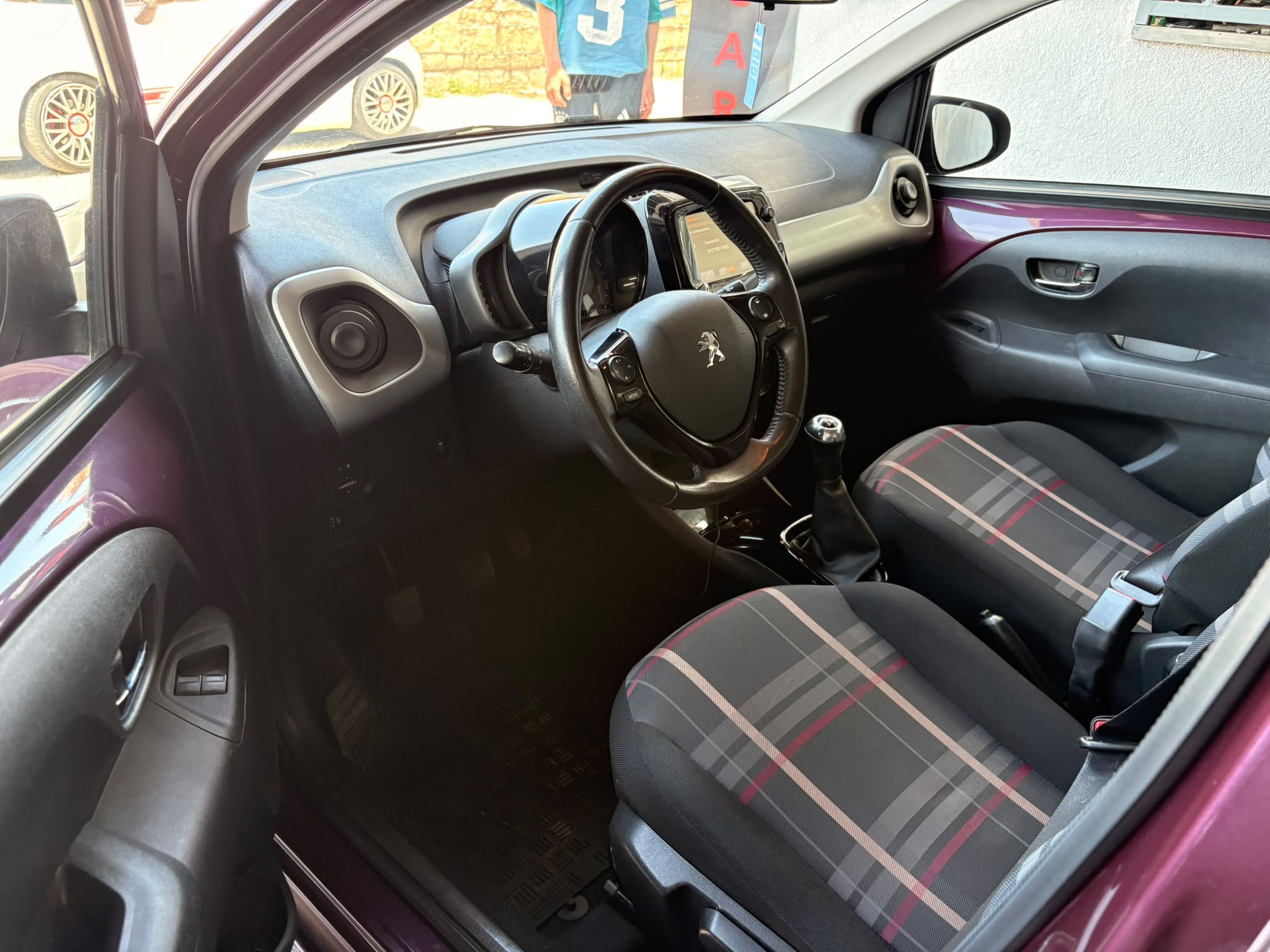 Peugeot 108 VTi 68 5 porte Allure - Immagine 10