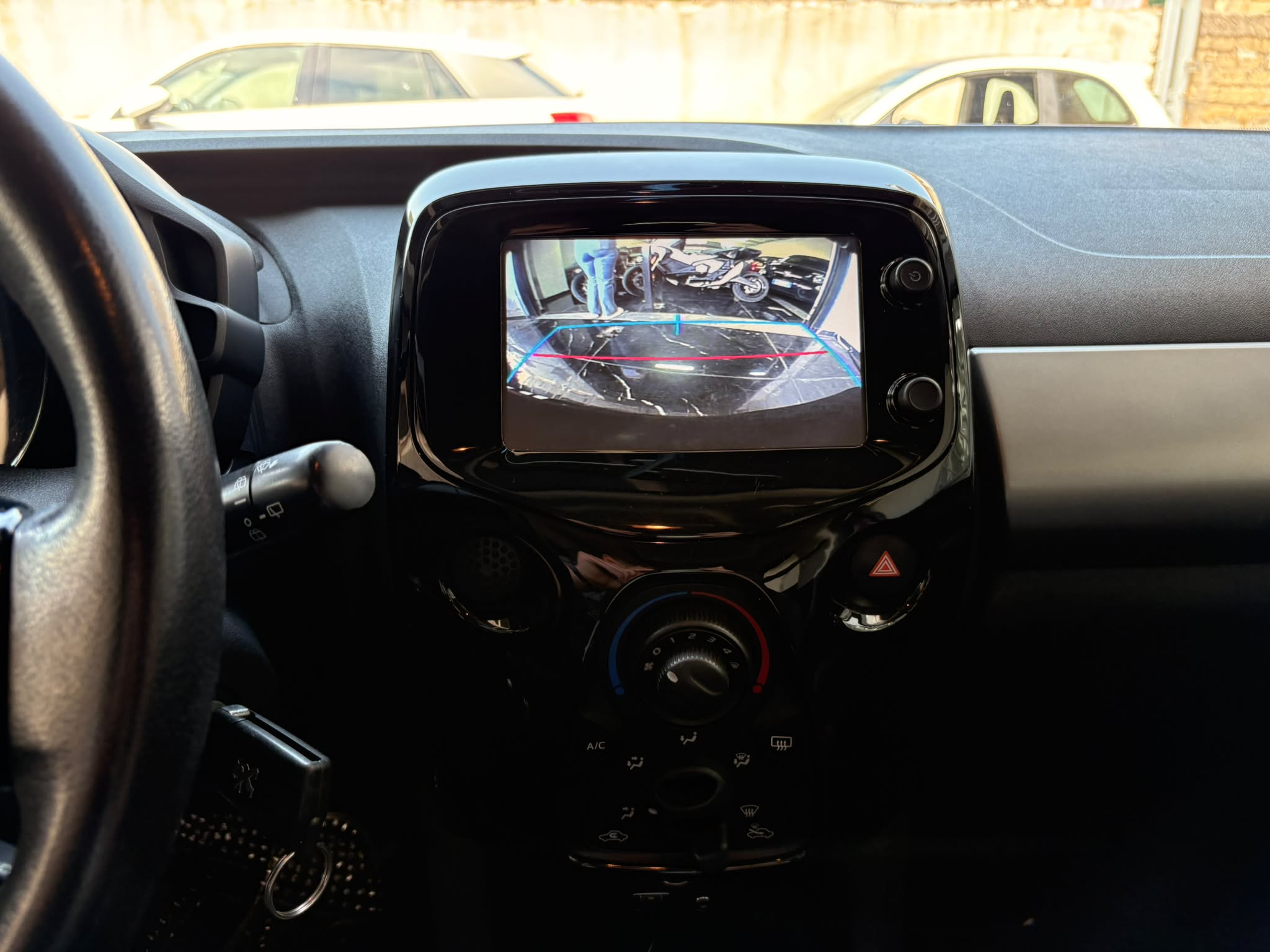 Peugeot 108 VTi 68 5 porte Allure - Immagine 12