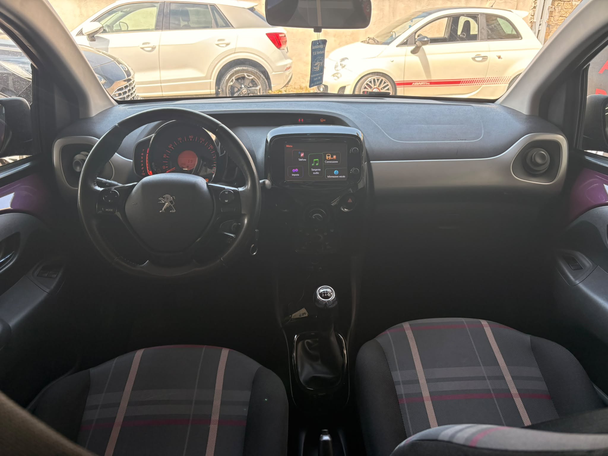 Peugeot 108 VTi 68 5 porte Allure - Immagine 13