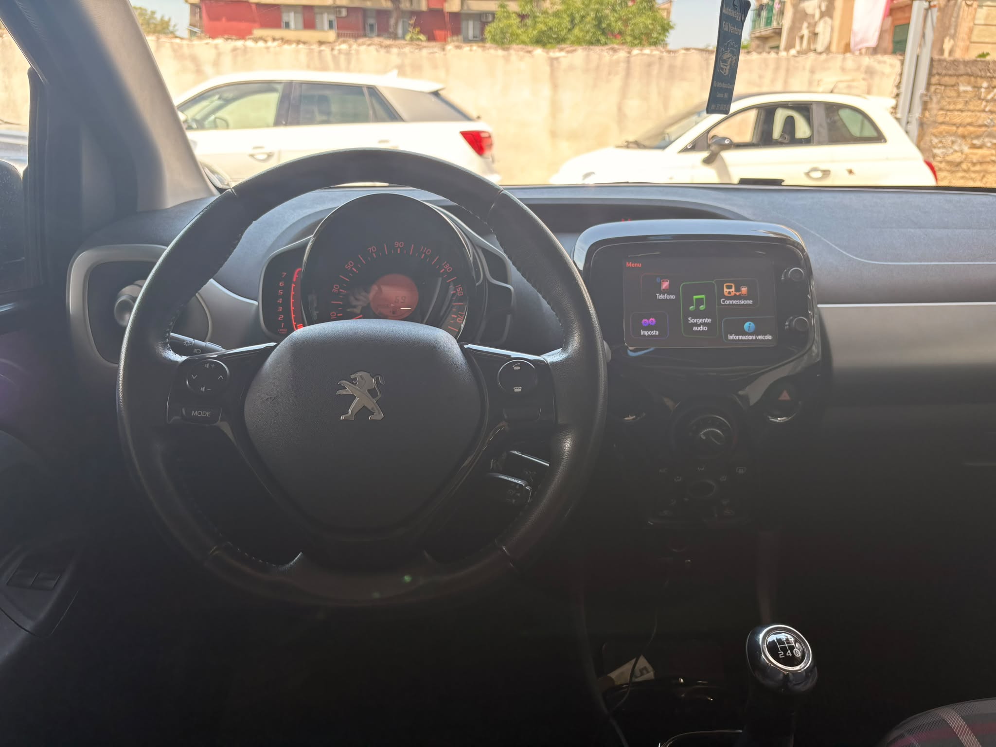 Peugeot 108 VTi 68 5 porte Allure - Immagine 15