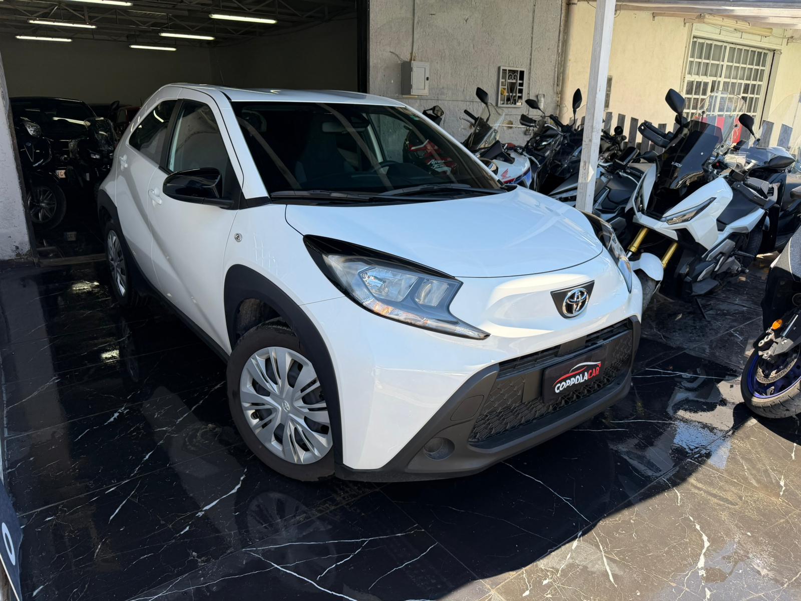 Toyota Aygo X  1.0 VVT-i 72 Cv % Porte Active - Immagine 4