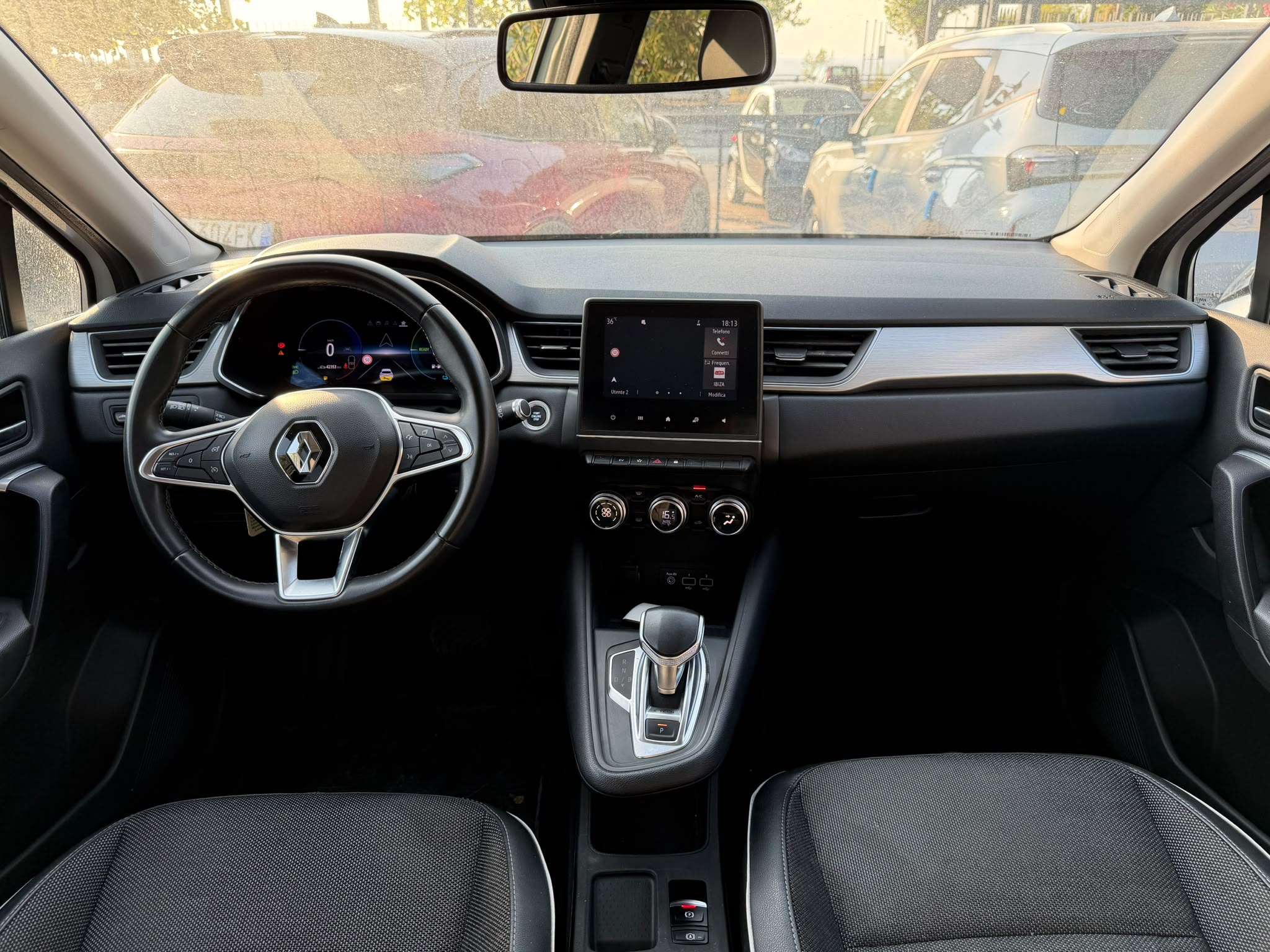 Renault  Captur Plug-In Hybrid E-Tech - Immagine 10