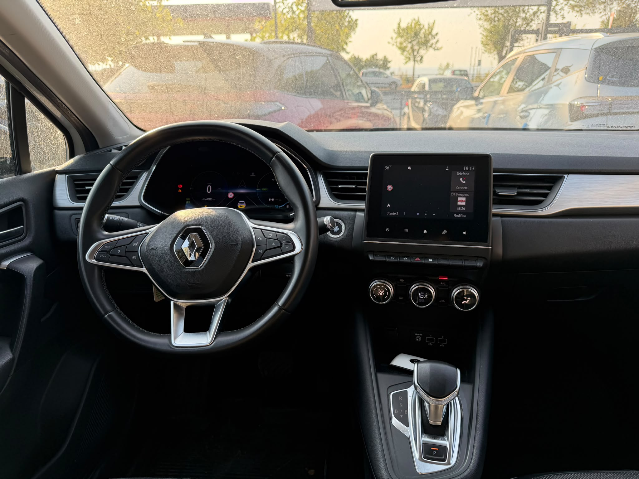 Renault  Captur Plug-In Hybrid E-Tech - Immagine 11