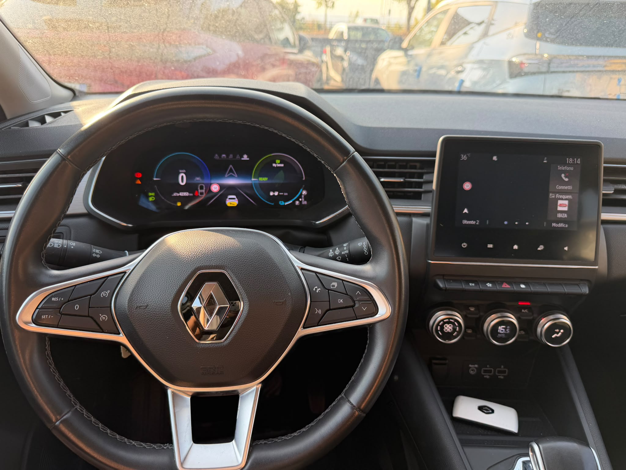 Renault  Captur Plug-In Hybrid E-Tech - Immagine 13
