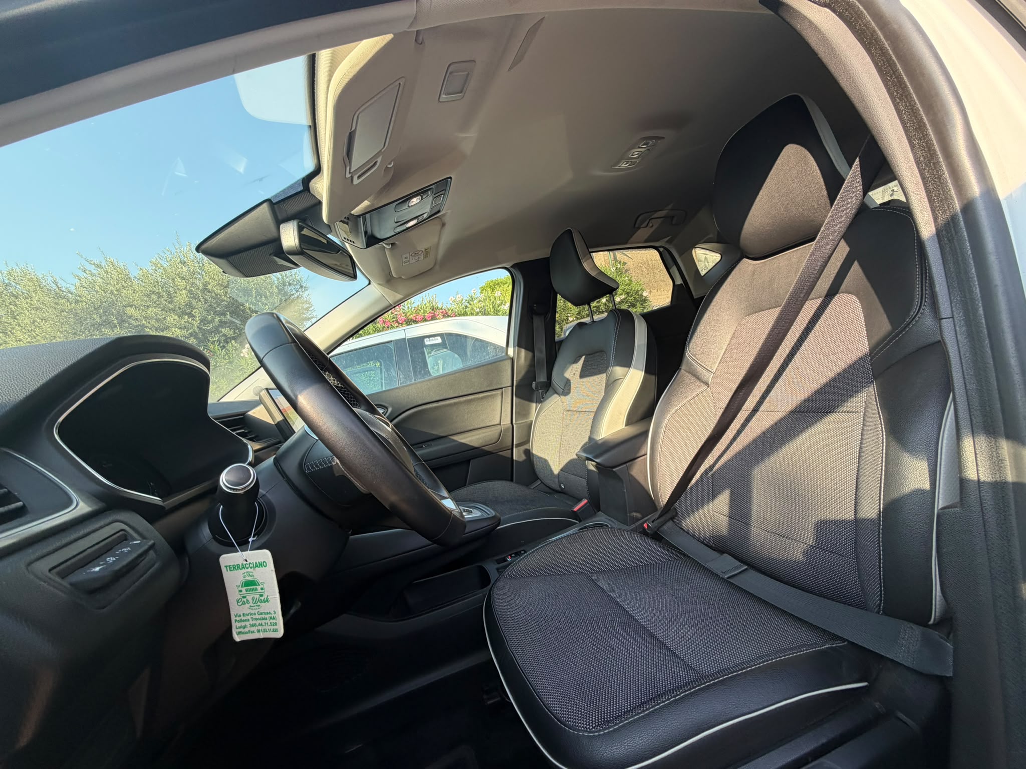 Renault  Captur Plug-In Hybrid E-Tech - Immagine 14