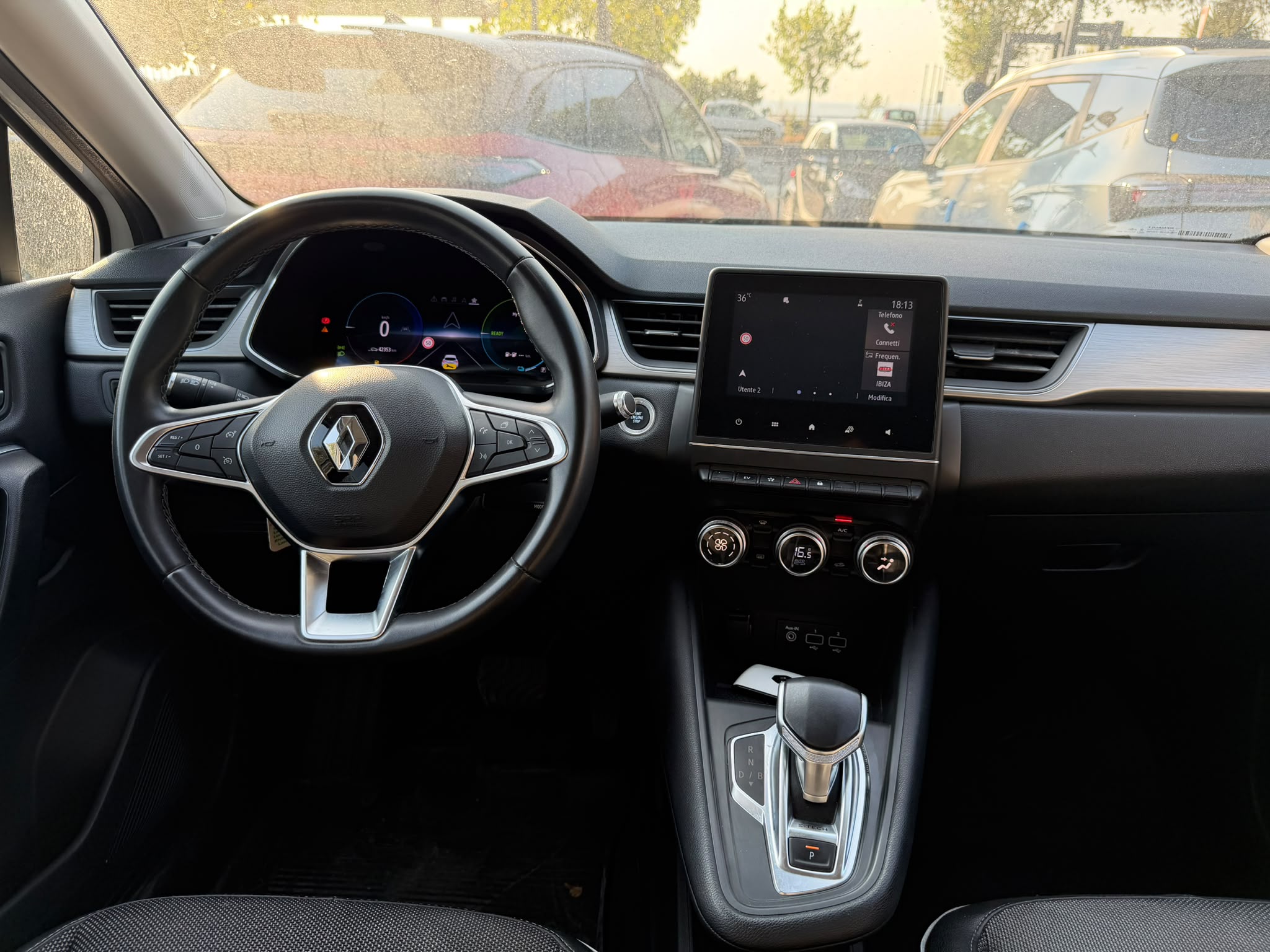 Renault  Captur Plug-In Hybrid E-Tech - Immagine 16