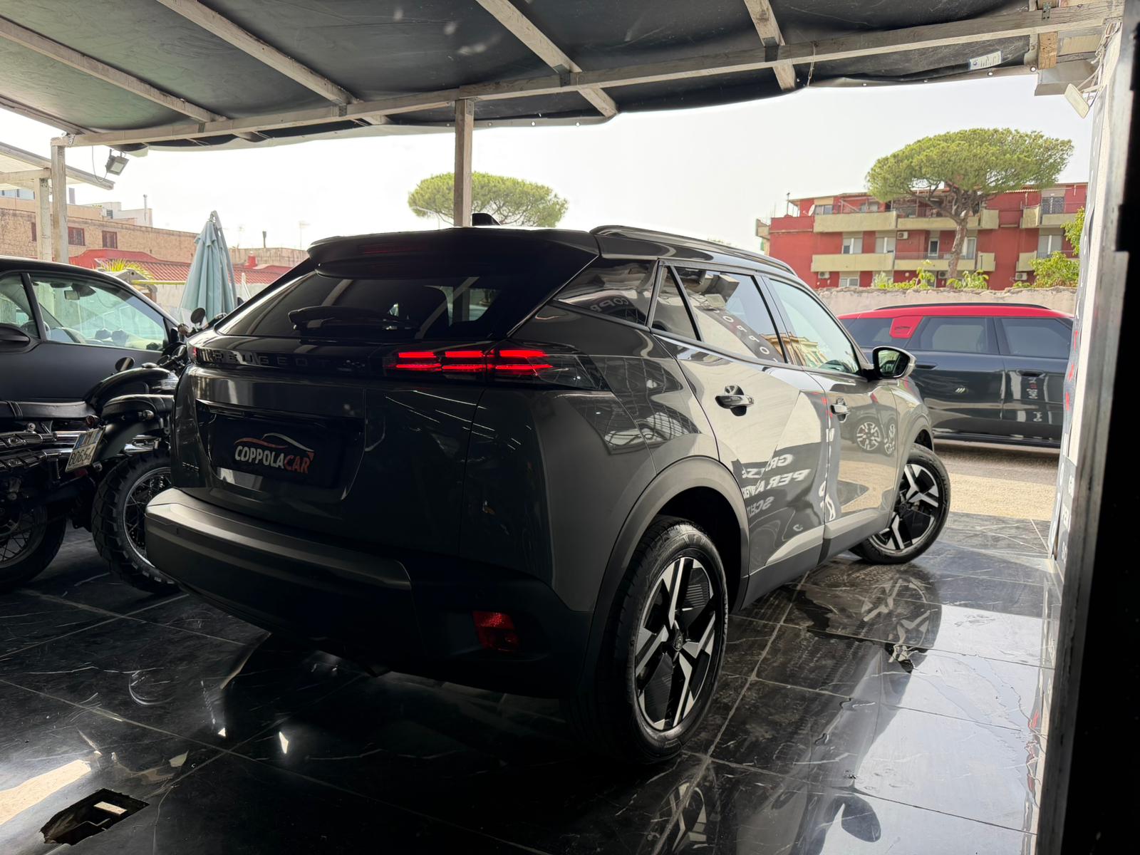 Peugeot  2008  BlueHDi 100 S&S EAT8 Allure - Immagine 4