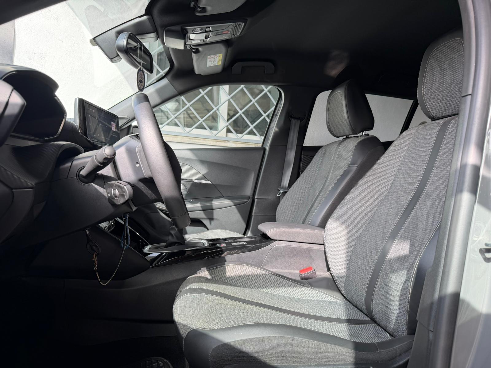 Peugeot  2008  BlueHDi 100 S&S EAT8 Allure - Immagine 9