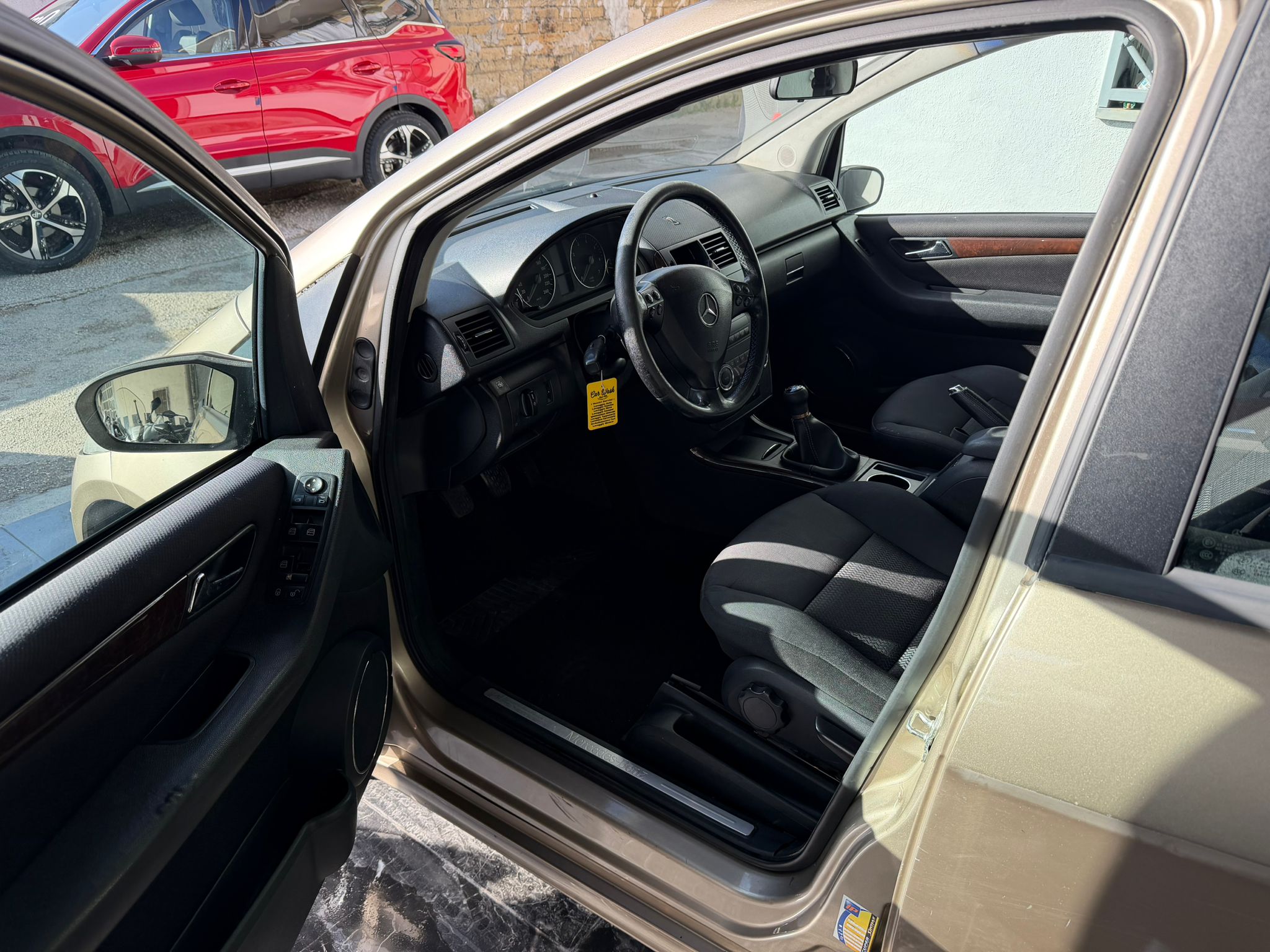 Mercedes-Benz A 180 Premium Plus - Immagine 3