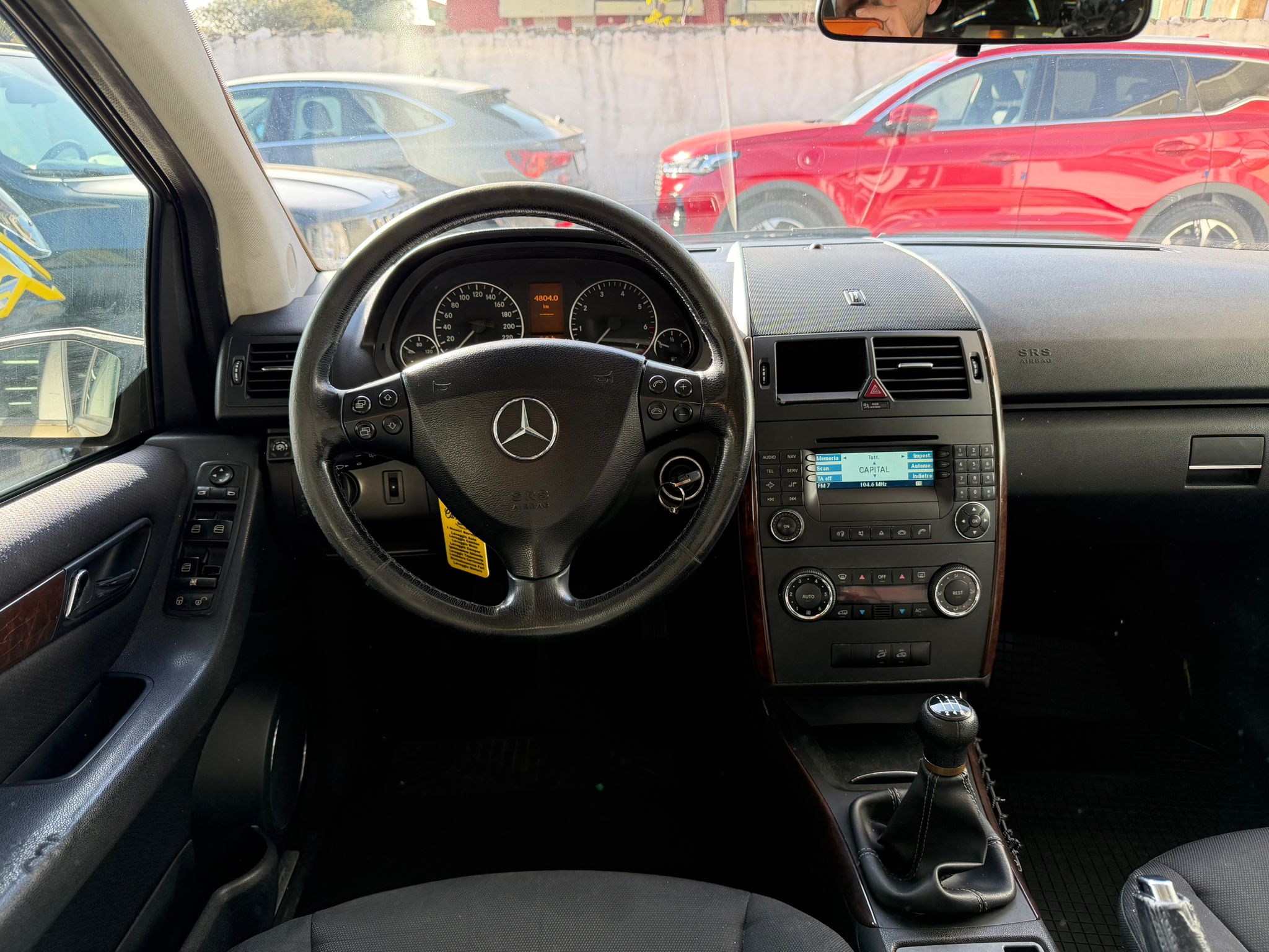 Mercedes-Benz A 180 Premium Plus - Immagine 4