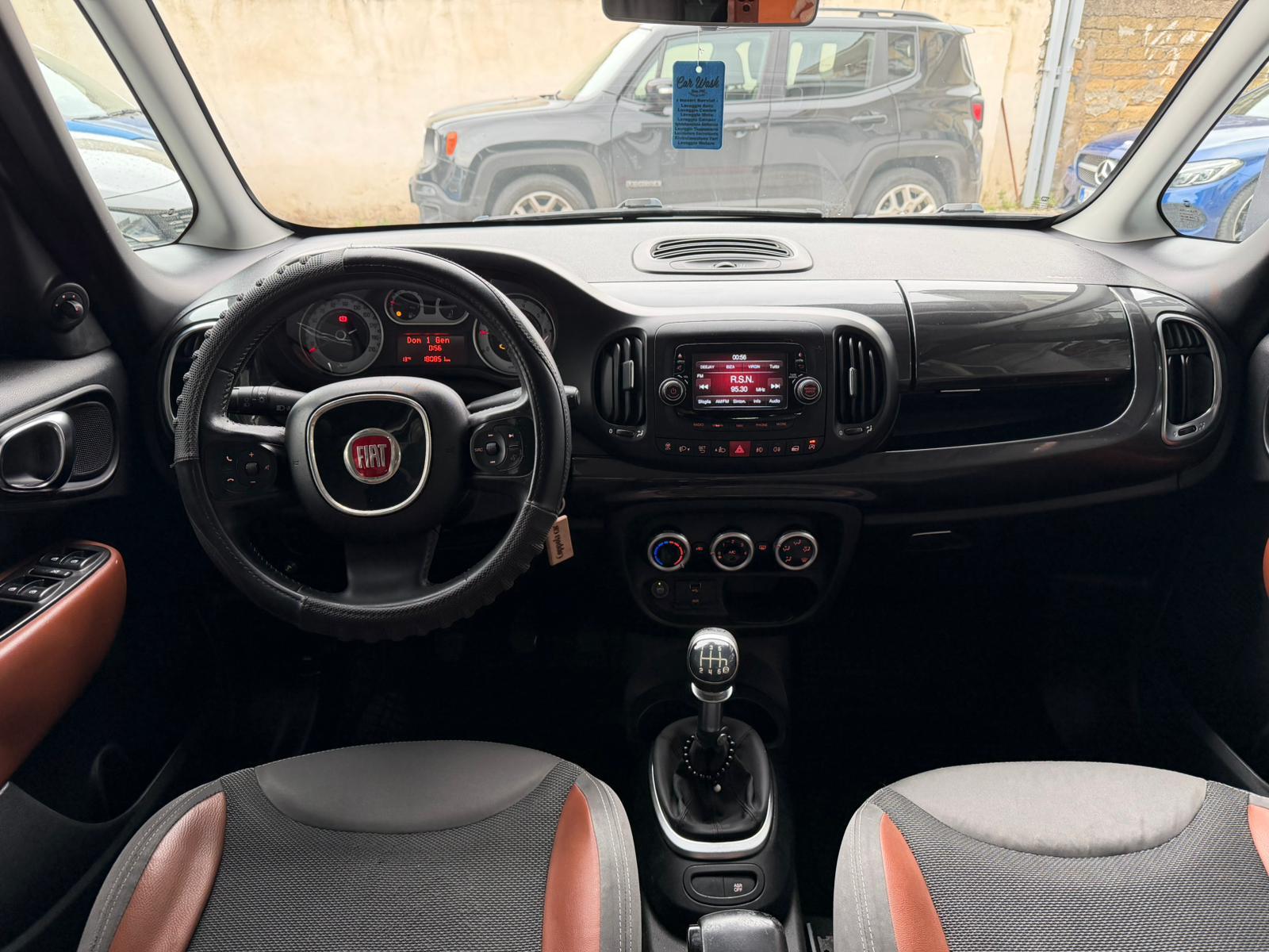 Fiat 500L mjt Lounge - Immagine 11